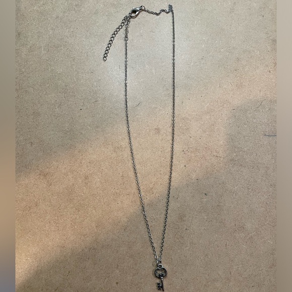 Key charm necklace - Picture 1 of 2